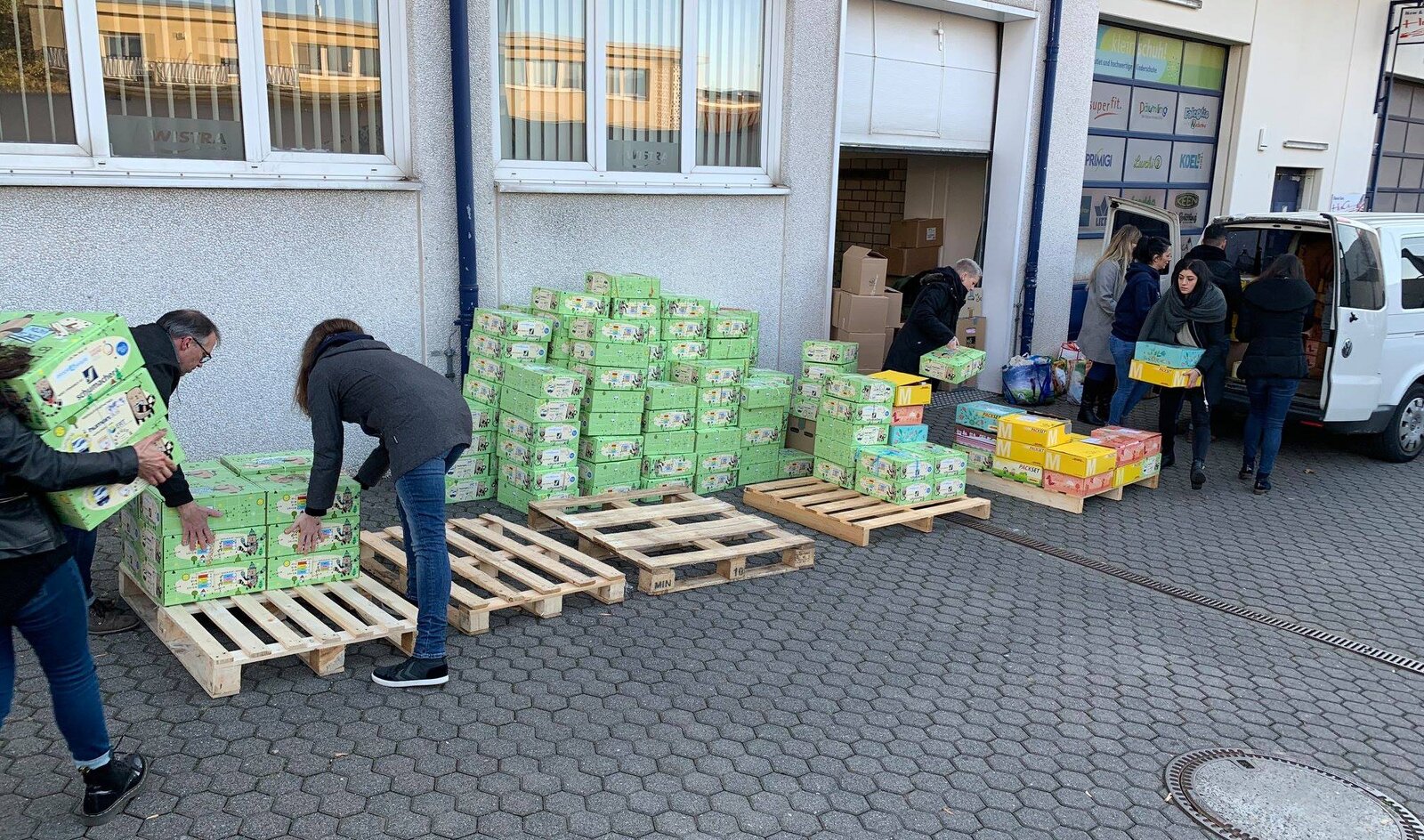 Weihnachten im Schuhkarton oder ganz aktuell: Liebe im Karton